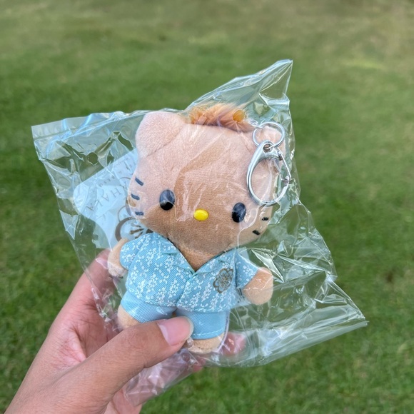 Hawaii Kahala resort hello kitty keychain